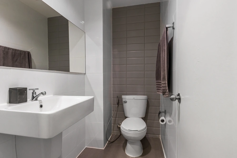 How Small Bathroom Renovations Maximize Limited Space in Los Angeles CA